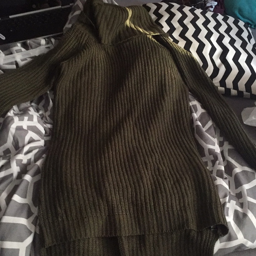 Oversized olive turtleneck w shoulder cutouts